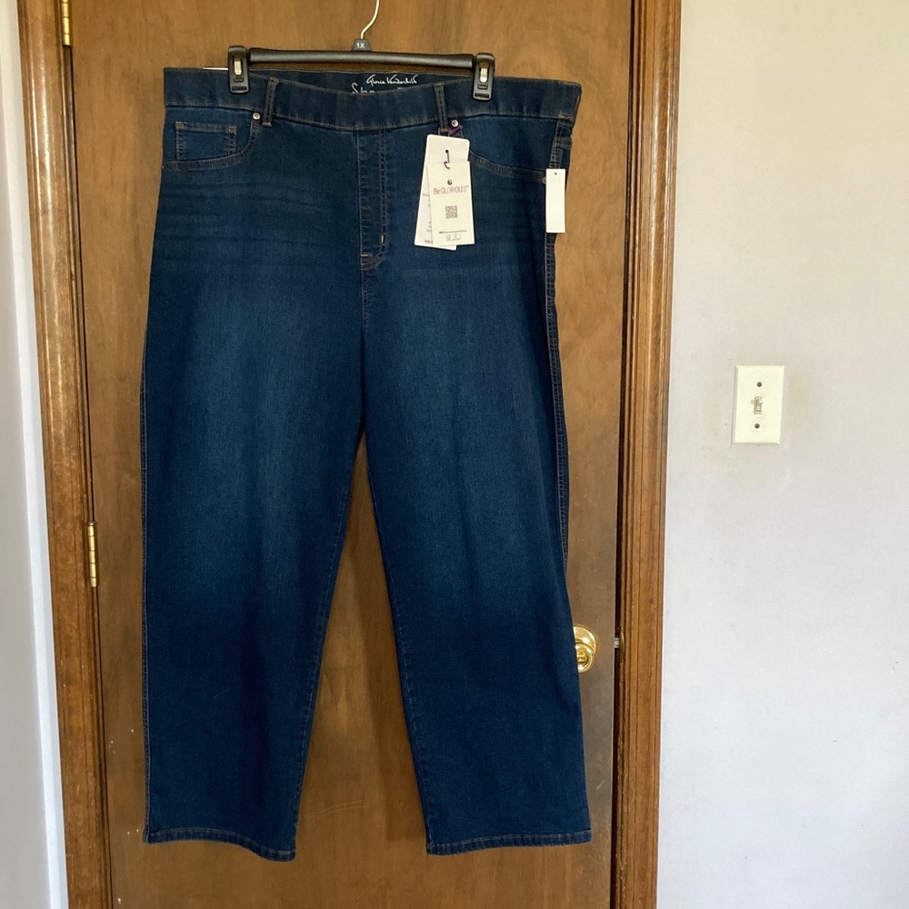 Gloria Vanderbilt jean high rise straight leg invincible stretch shape effect